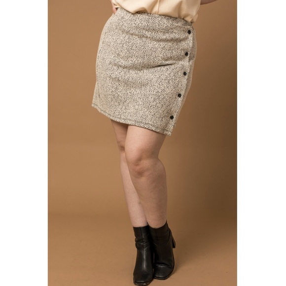 NWT-Plus Size Button Down Knit Wrap Mini Skirt - Picture 4 of 6